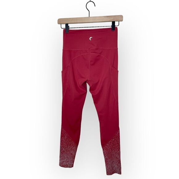 Zyia Active Light N Luxe Reflective Hi Rise Merlot Pocket Leggings - Picture 4 of 10